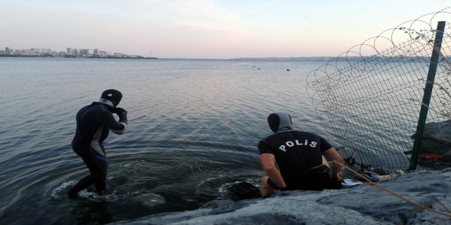 Küçükçekmece Gölü’ne Giren Bir Kişinin Kaybolduğu İhbarı Polisi Harekete Geçirdi