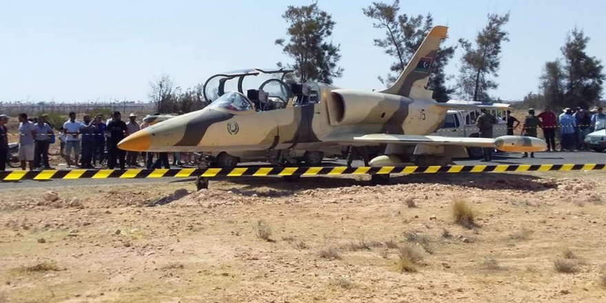 Libya Savaş Uçağı Tunus’a Zorunlu İniş Yaptı
