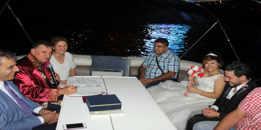Asi Nehri’nde Nikah Kıyıldı