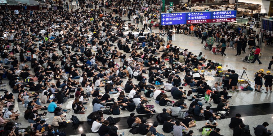 Bm Hong Kong’daki Şiddeti Kınadı