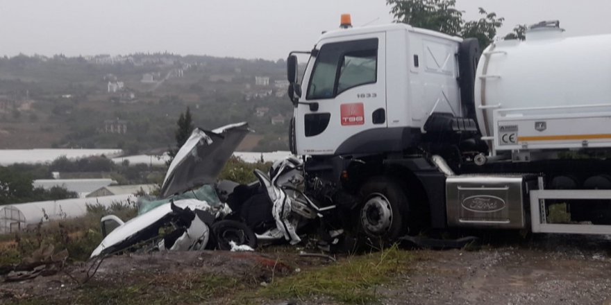 Yalova’da Kontrolden Çıkan Vidanjör 3 Araca Çarptı: 5 Yaralı