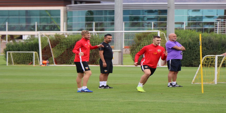 Hikmet Karaman: “Var Hakemleri Teknolojiyi Kullanamıyorsa Söylesinler”