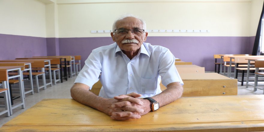 71 Yaşında Üniversiteli Oldu