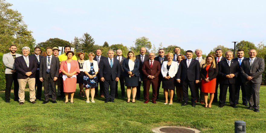 Bakan Pakdemirli, Uluslararası Bakanlar Zirvesi’nde Türkiye’deki Yenilikleri Anlattı