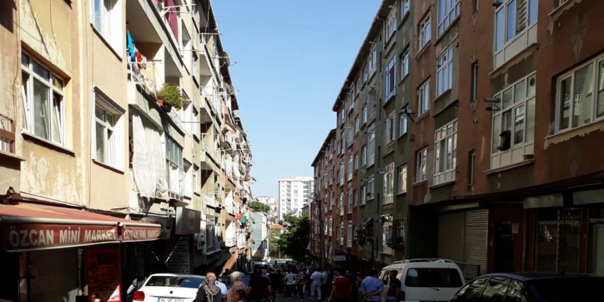 Yıkılma Tehlikesi Bulunan Bitişik İki Bina Boşaltıldı