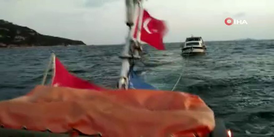 Heybeliada Açıklarında Bozulan Tekneyi Ekipler Kurtardı