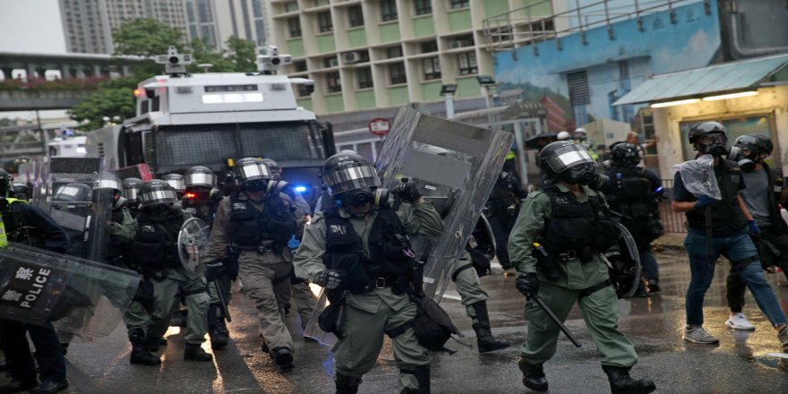 Hong Kong’da Molotoflu Eylem