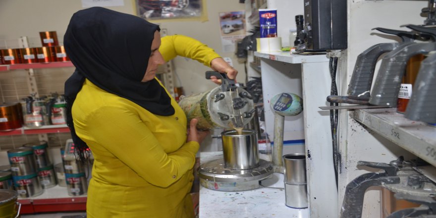 ’Yapamazsın’ Diyenlere İnat Eşinin Mirasına Sahip Çıkıyor