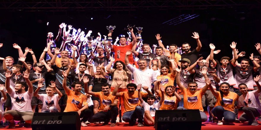 Teknoloji Festivali’nde Dronelardan Ay-yıldızlı Gösteri