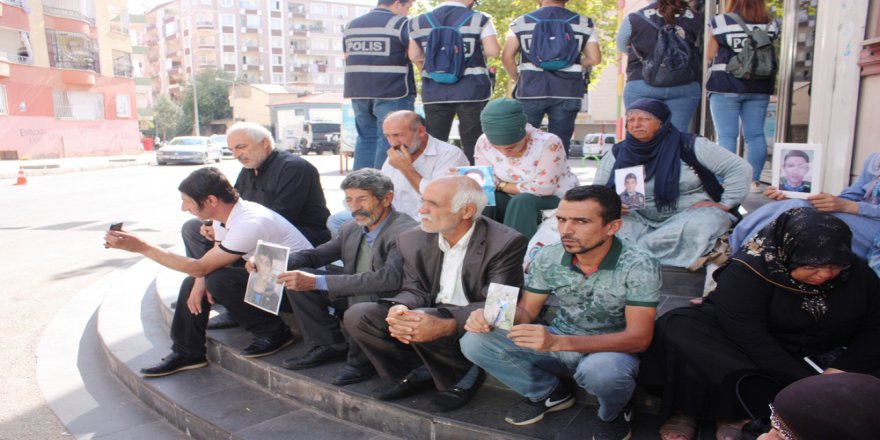 Hdp Önünde Eylem Yapan Aile Sayısı 8’inci Günde 19’a Yükseldi