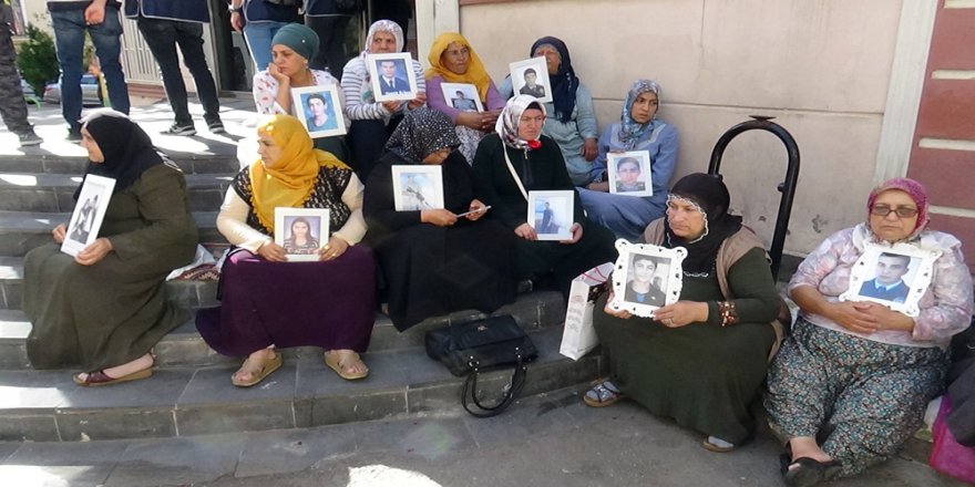 Hdp Önünde Eylem Yapan Ailelerin Sayısı 9’uncu Günde 23’e Yükseldi