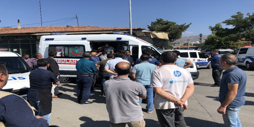 Erzincan’da Bıçaklı, Sopalı Kavga: 4 Yaralı