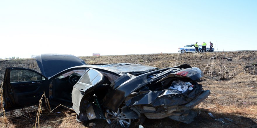 Başkan Vahap Seçer’in Koruma Aracı Kaza Yaptı: 3 Yaralı