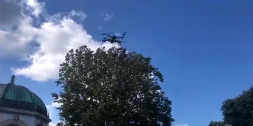 İstanbul Polisinden Tarihi Sultanahmet Meydanı’nda Turistlere Drone İle Anons