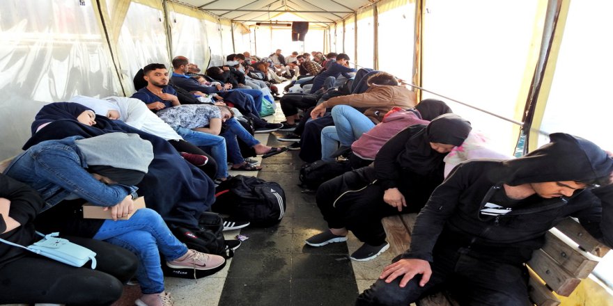 Çeşme’de 266 Düzensiz Göçmen, İki Organizatör Yakalandı