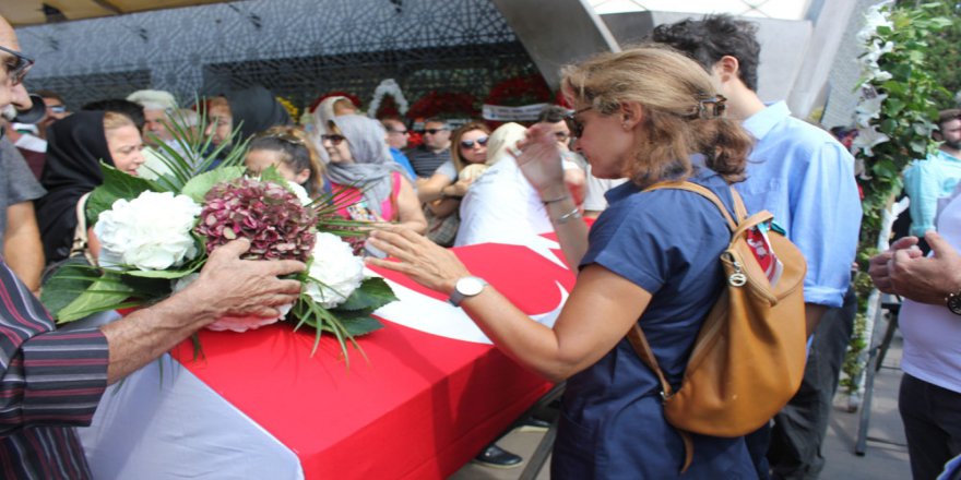 Usta Oyuncu Süleyman Turan Son Yolculuğuna Uğurlandı