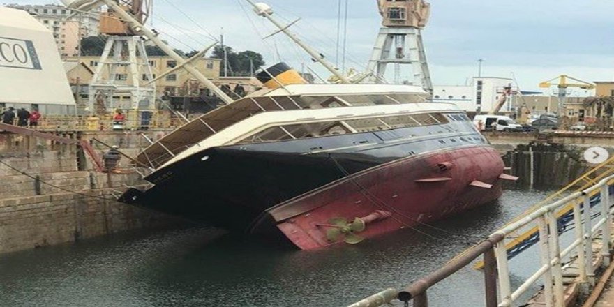 Dünyaca Ünlü Lüks Yat Limanda Devrildi
