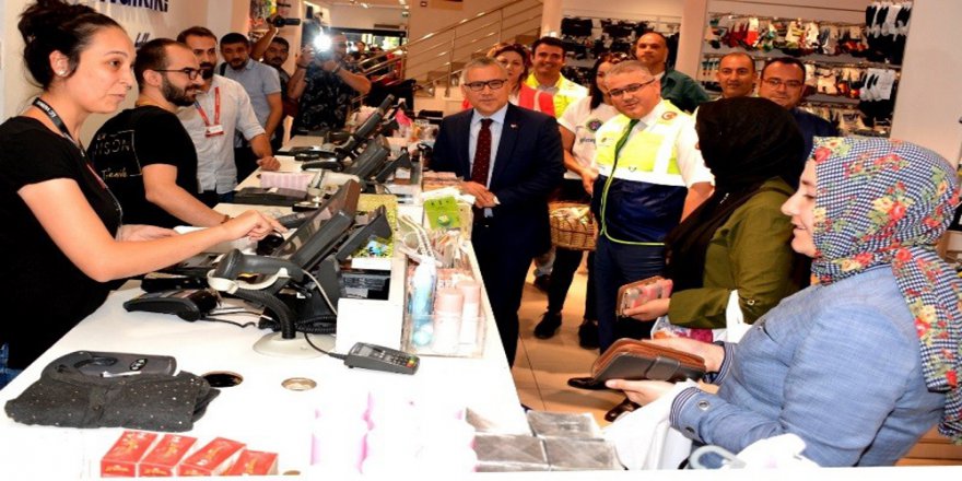 Vali Marketlerde Poşet Denetimi Yaptı
