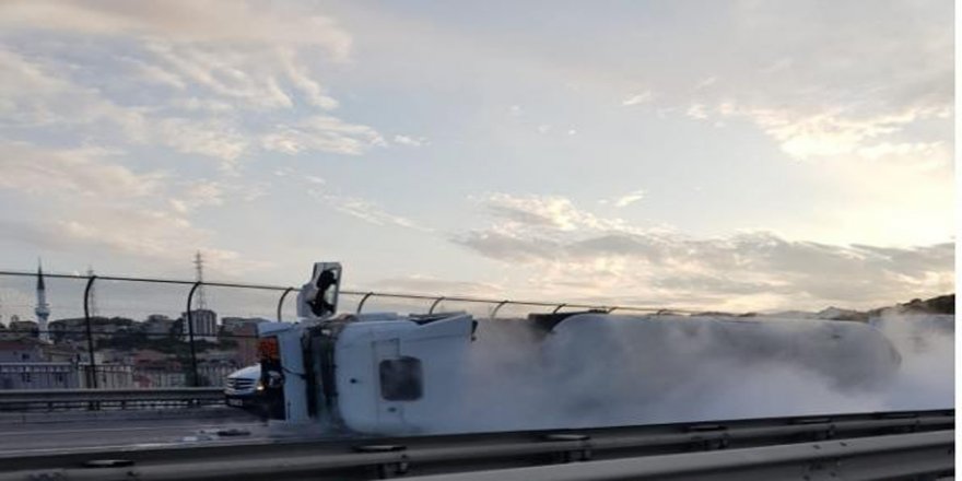 Tem Otoyolunda Oksijen Yüklü Tanker Devrildi: Tem Trafiğe Kapanı