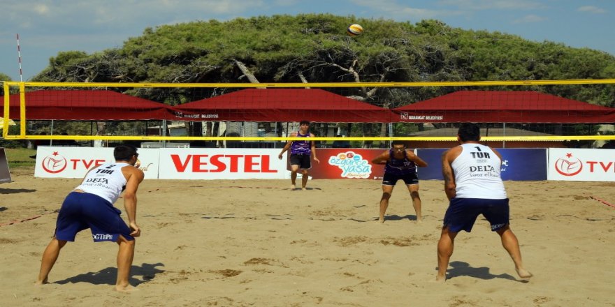 Plaj Voleybol Turnuvası Başladı