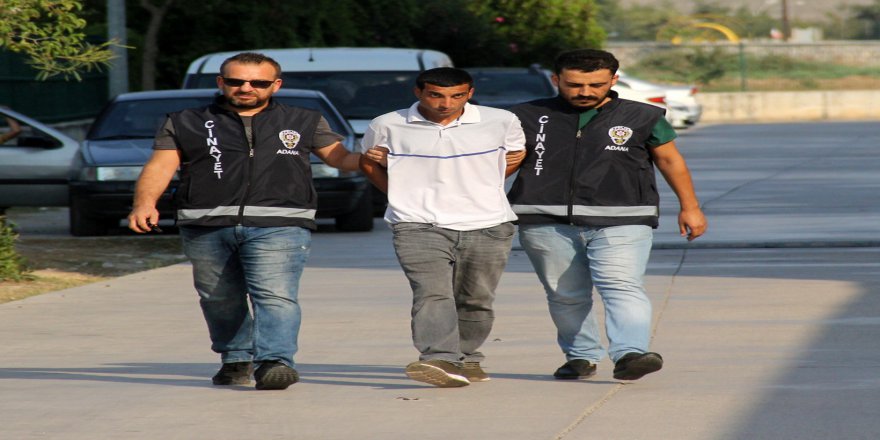 Ablasını 25 Yerinden Bıçakladı, Kaçarken Ambulansı Aradı