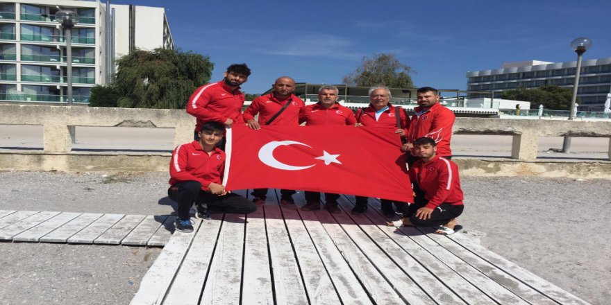 Kuşak Güreşi’ne İlk Kez Katılan Türk Takımı Rakiplerine Şans Vermedi