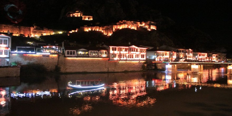 Amasya Turuncuya Büründü