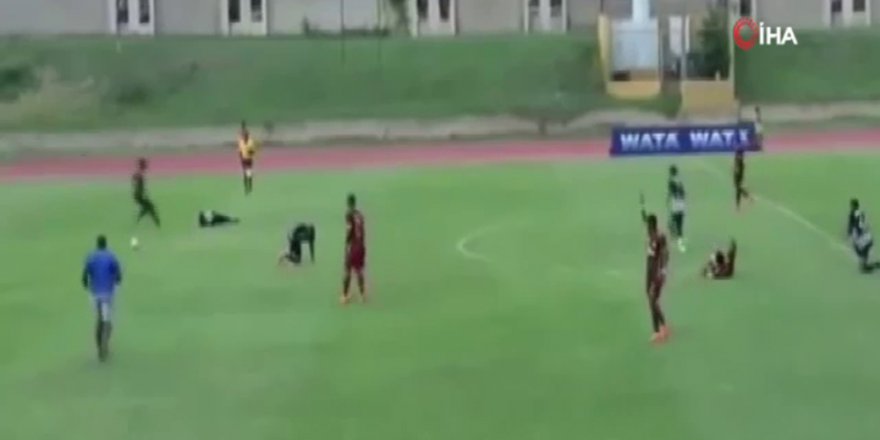 Futbol Maçı Sırasında Oyunculara Yıldırım Çarptı