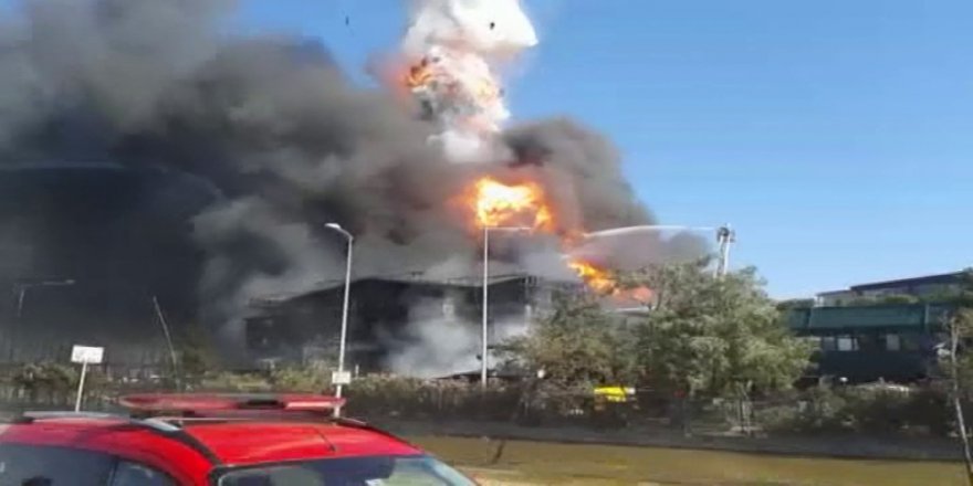 Tuzla’daki Yangında Yakıt Tankeri Böyle Patladı