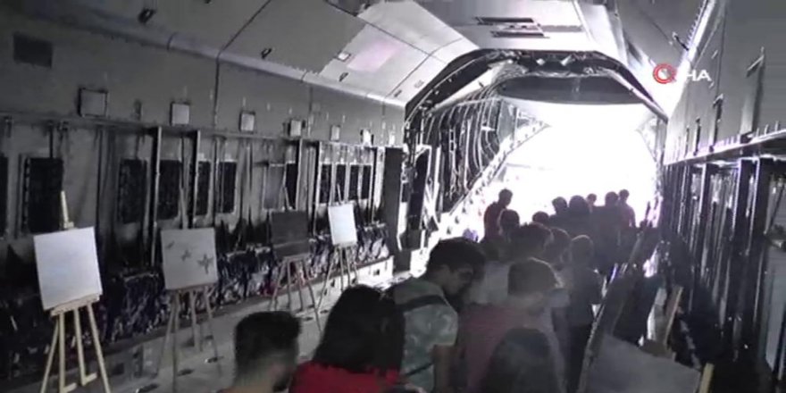 Teknofest’te Airbus A400m Uçağı İçin Vatandaşlar Kuyruğa Girdi
