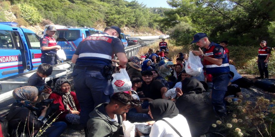 Mülteci Minibüsü Kaza Yaptı, Organizatörler 48 Bin Dolarla Kaçtı