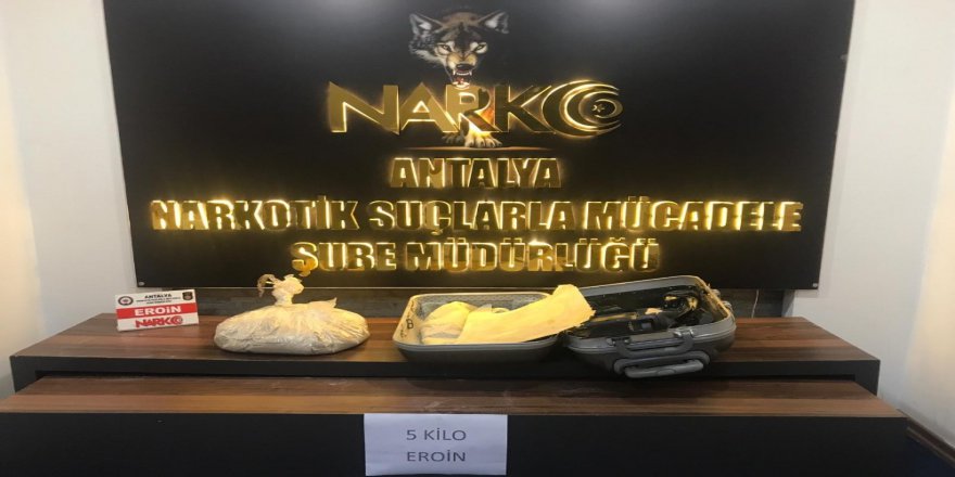 Antalya Havalimanı’nda Uyuşturucu Madde Yakalandı