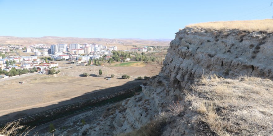 Kayalıklarda Mahsur Kaldılar, 5 Saat Kurtarılmayı Beklediler