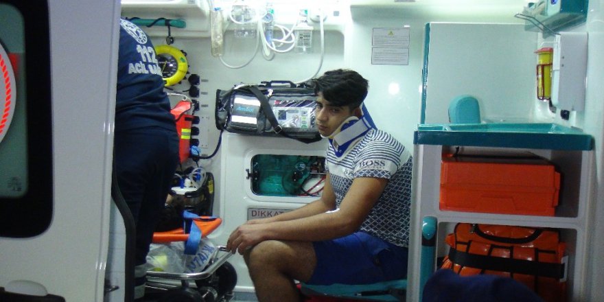 Antalya’da Trafik Kazası:3 Yaralı