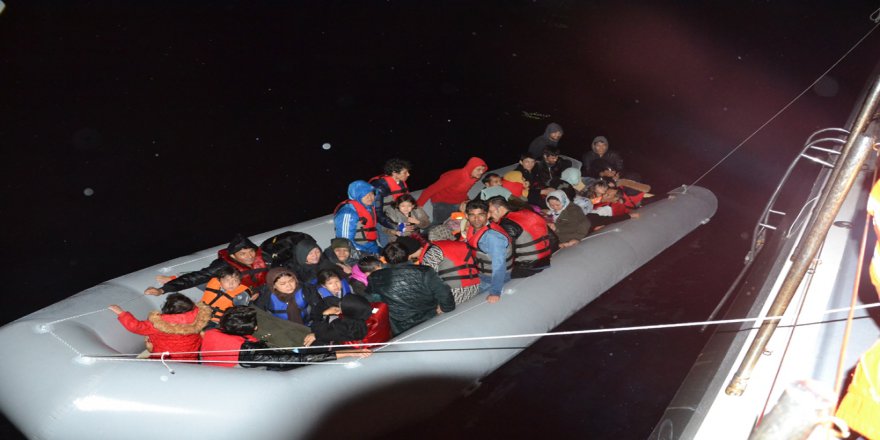 Turist Gibi Kaçmaya Çalıştılar Ama Başaramadılar