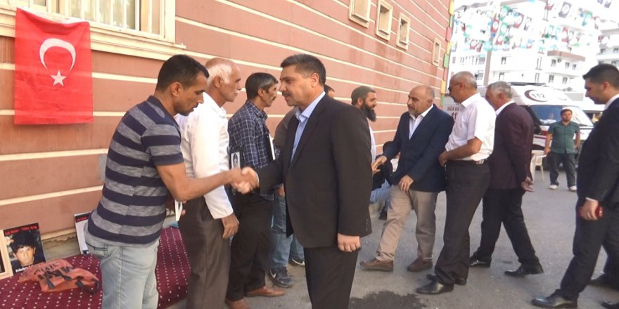 Hdp Önündeki Ailelere Bir Destek De Elazığ’dan