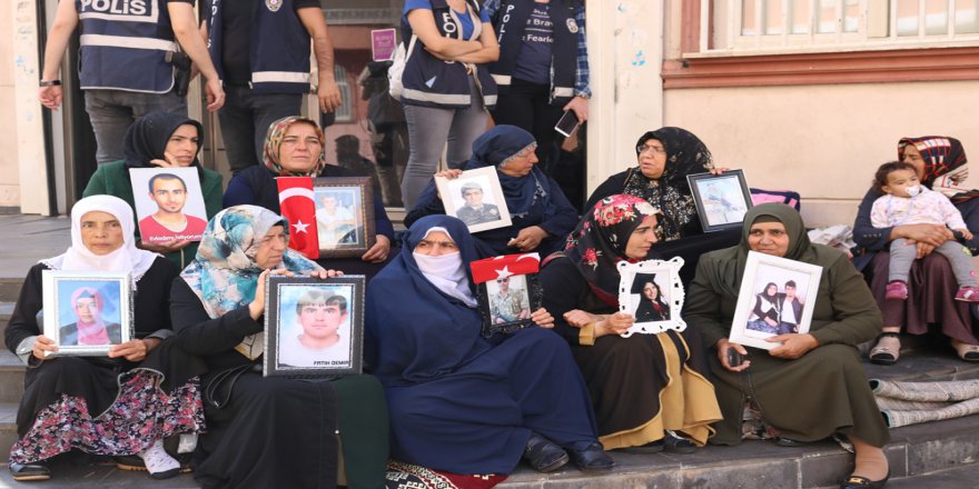 Hdp Önündeki Ailelerin Evlat Nöbeti 39’uncu Gününde