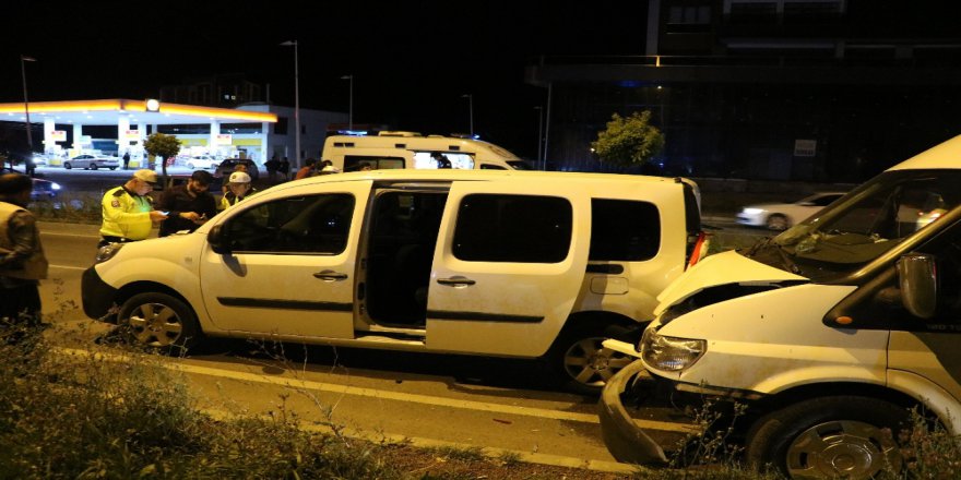 Sivas’ta Trafik Kazası: 2’si Polis 3 Yaralı