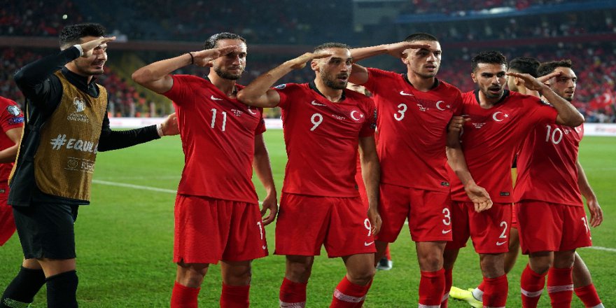 Millilerden Golden Sonra Asker Selamı