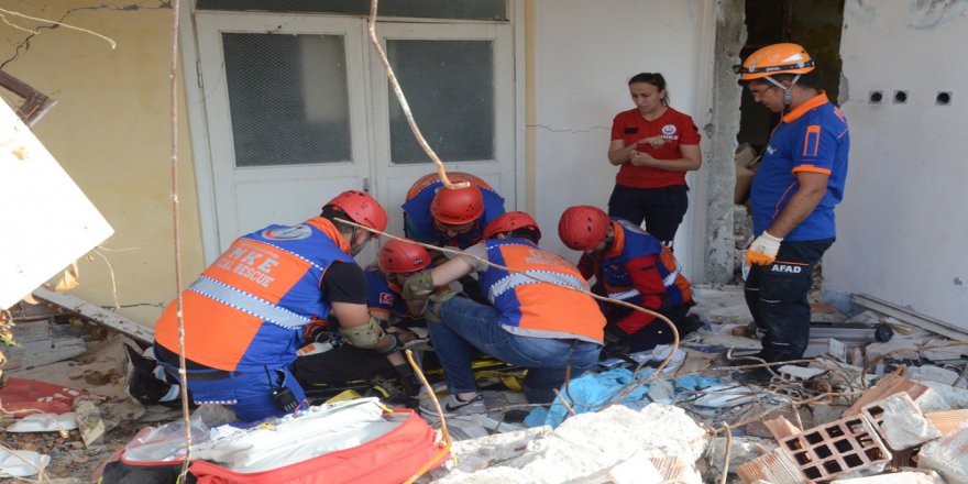 Nefes Kesen Deprem Tatbikatı