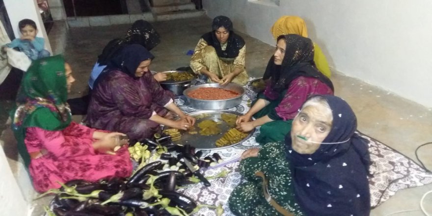 Barış Pınarı Harekatı’na Katılan Askerler İçin Yemek Yapıyorlar