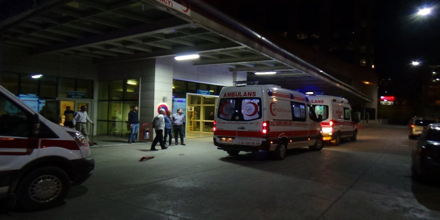Siirt’te Kamyon Devrildi: 3 Yaralı