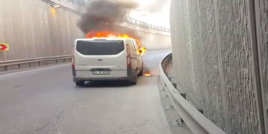 Ticari Minibüs Alev Alev Yandı