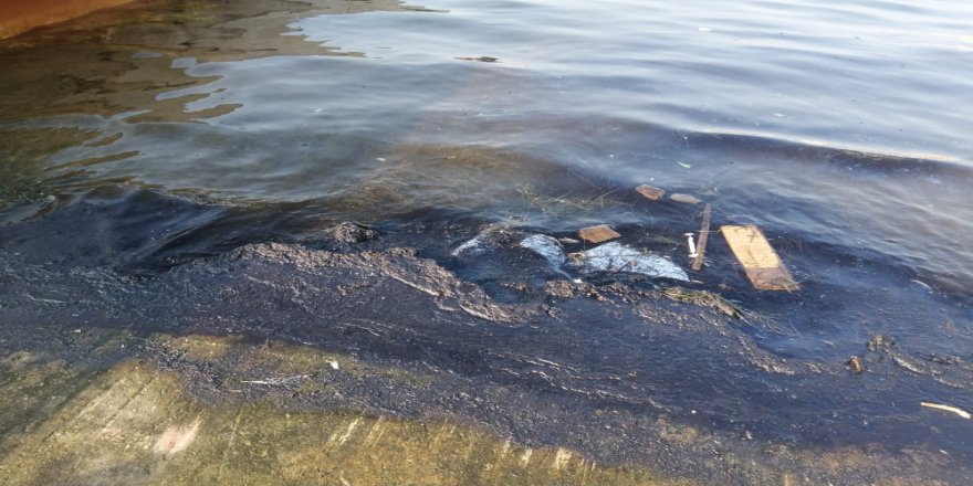 İzmir’de Denizde Korkutan Manzara