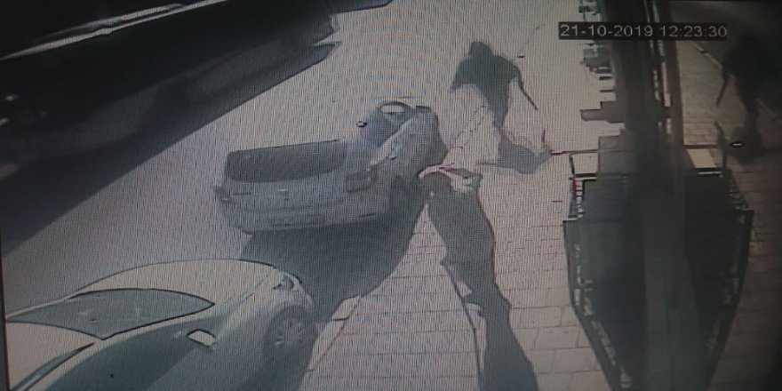 Üvey Kardeşini Berber Koltuğunda Vurdu