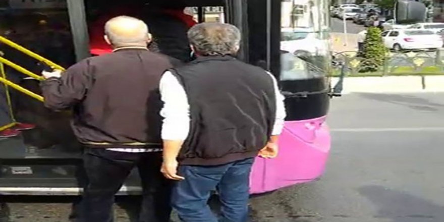 İstanbul’da Otobüs Şoförü İle Yolcu Birbirine Girdi