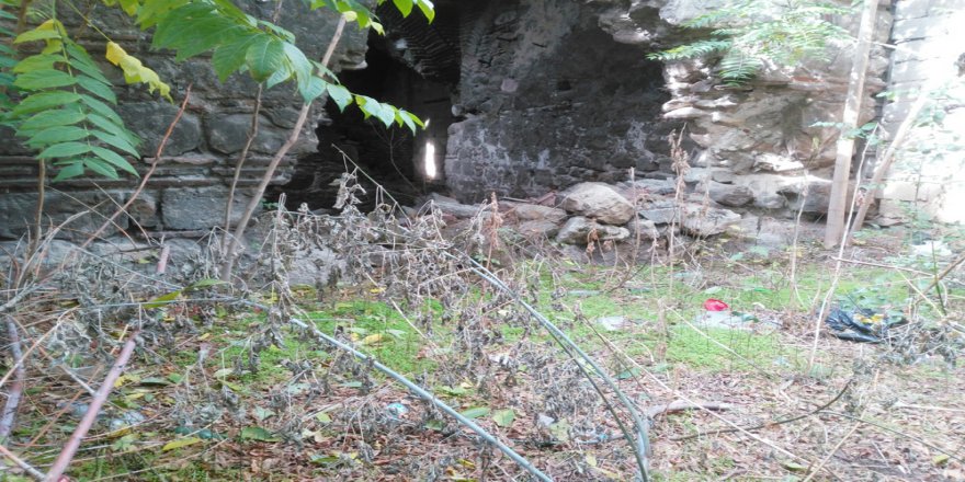 491 Yıllık Tarihi Yapı Kaderine Terk Edilmiş Durumda