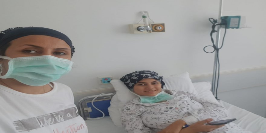 Bir Öksürükle Başladı
