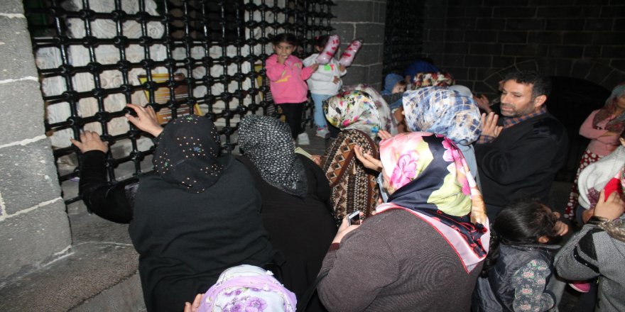 Diyarbakır’da Evlat Nöbeti Tutan Aileler Hz. Süleyman Camii’ni Ziyaret Etti
