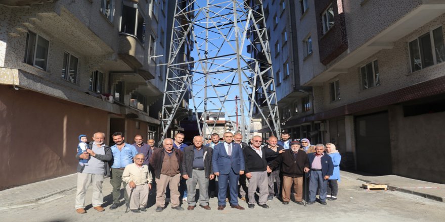 İki Apartman Arasında Yüksek Gerilim